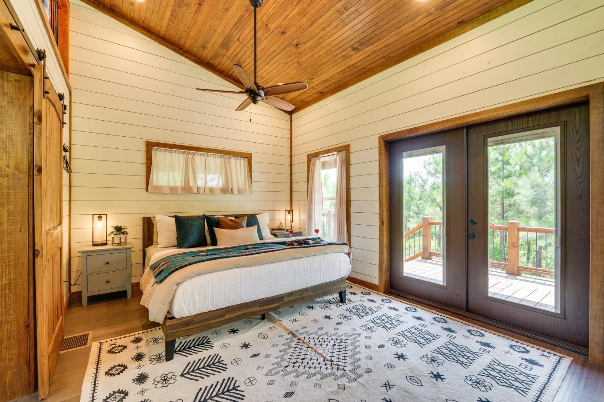 Tree-Lined Broken Bow Studio With Private Hot Tub! Exteriér fotografie