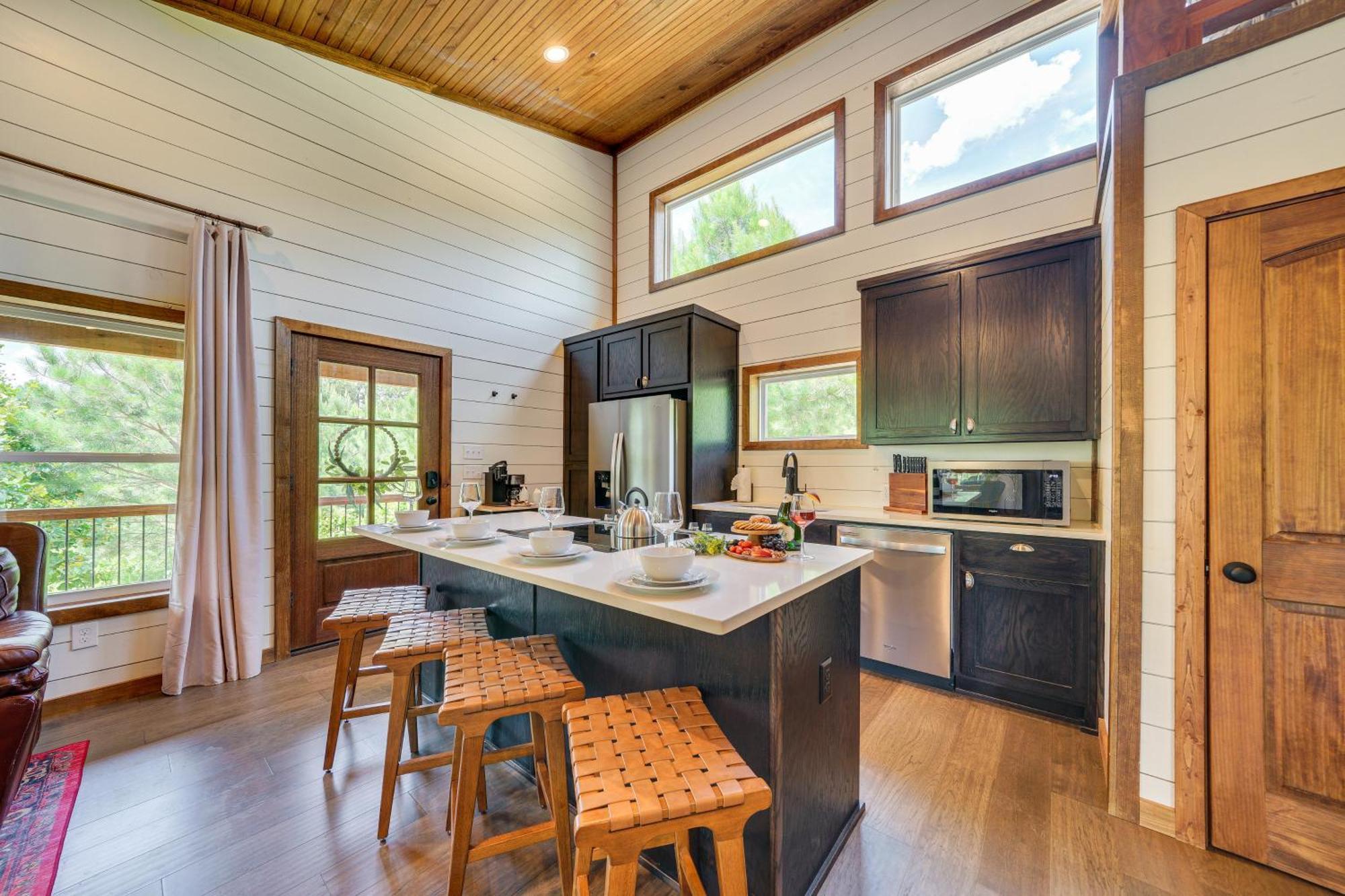 Tree-Lined Broken Bow Studio With Private Hot Tub! Exteriér fotografie