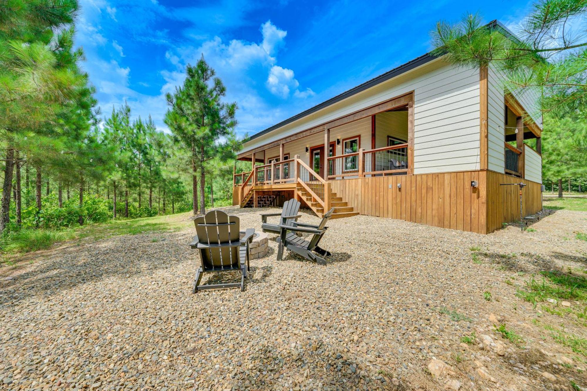 Tree-Lined Broken Bow Studio With Private Hot Tub! Exteriér fotografie