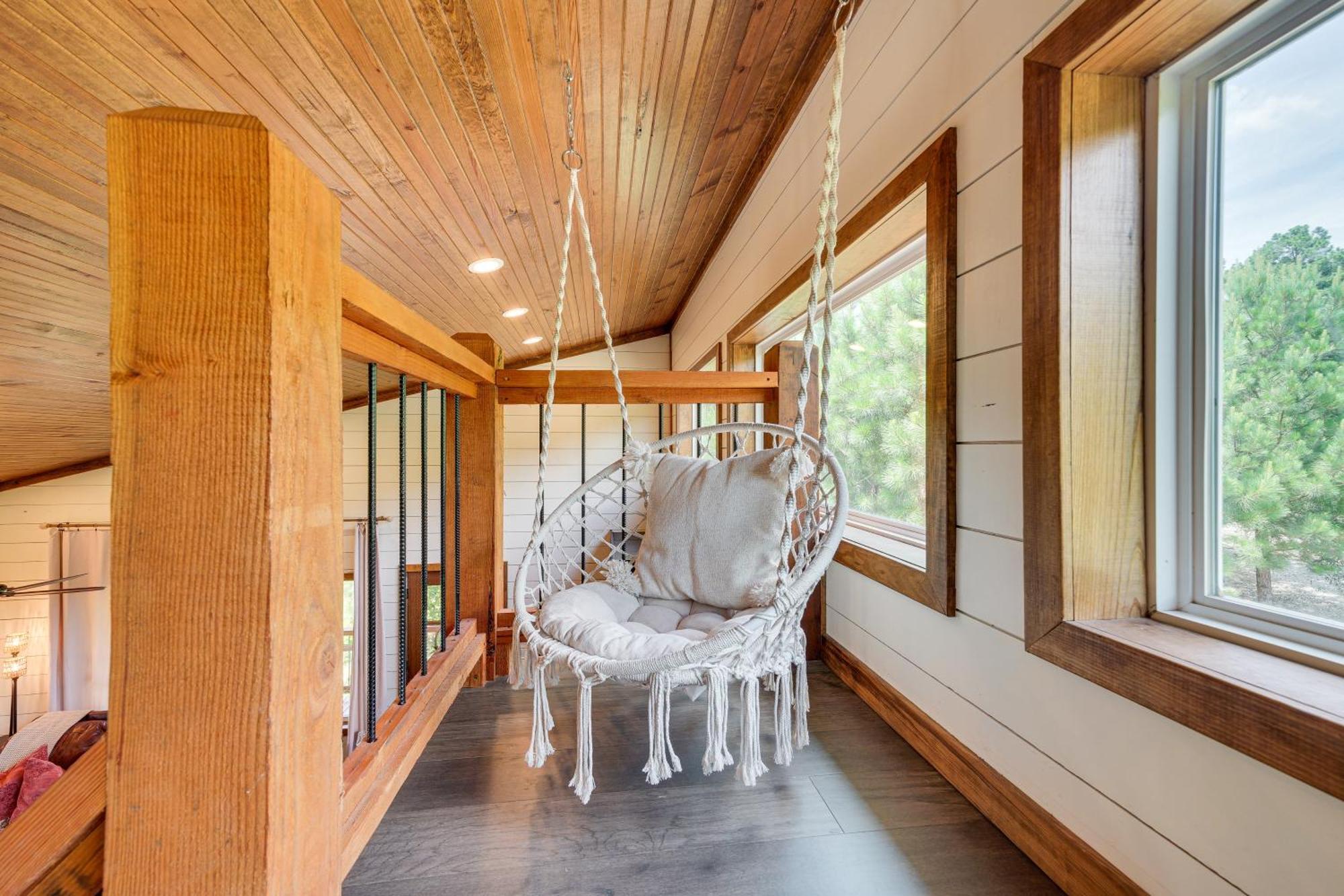 Tree-Lined Broken Bow Studio With Private Hot Tub! Exteriér fotografie