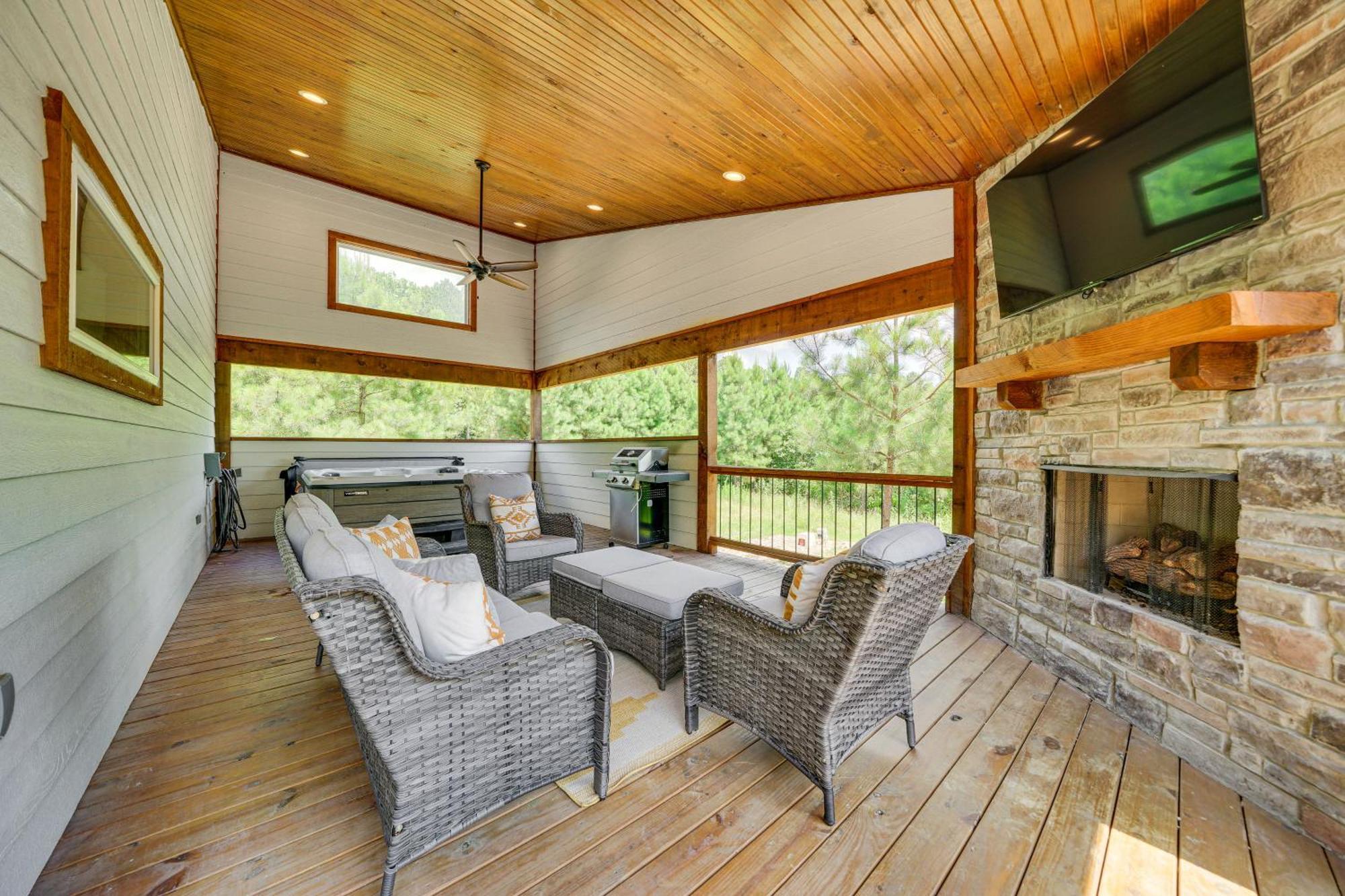 Tree-Lined Broken Bow Studio With Private Hot Tub! Exteriér fotografie