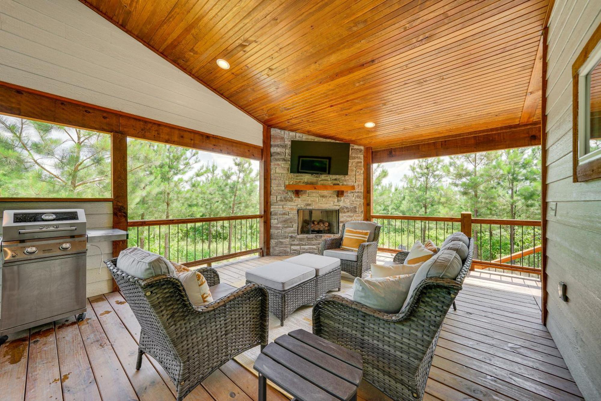 Tree-Lined Broken Bow Studio With Private Hot Tub! Exteriér fotografie