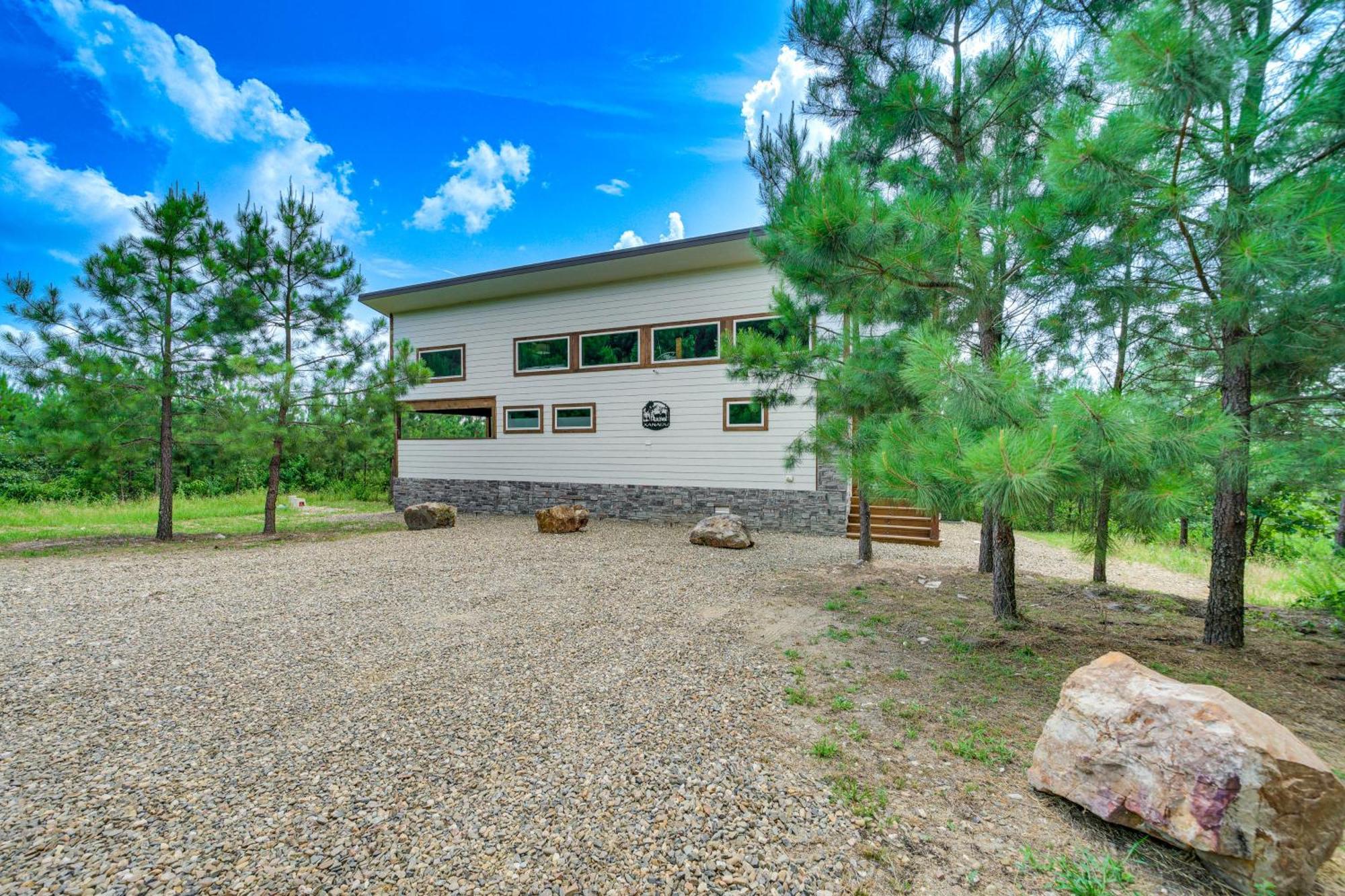 Tree-Lined Broken Bow Studio With Private Hot Tub! Exteriér fotografie